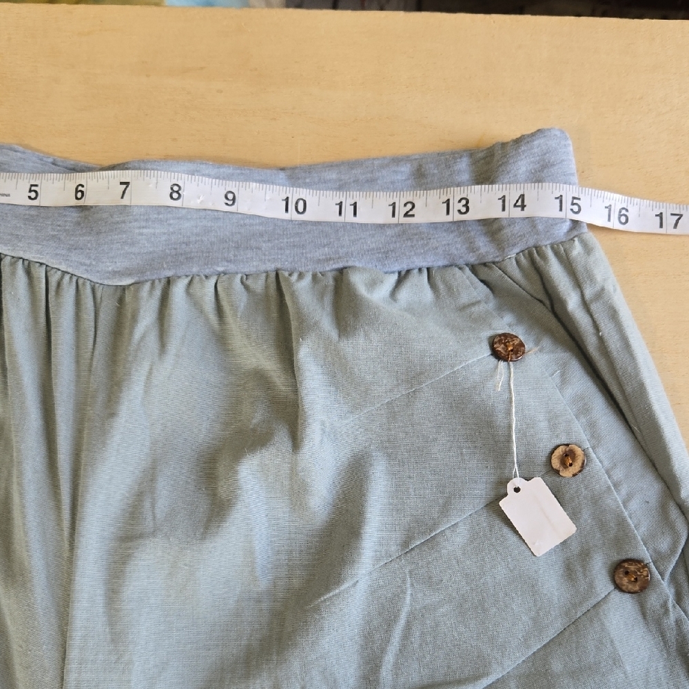 PA17 Capris Pants Light Sage with Button Accents Elastic Waist Pockets Pull On - Picture 6 of 11